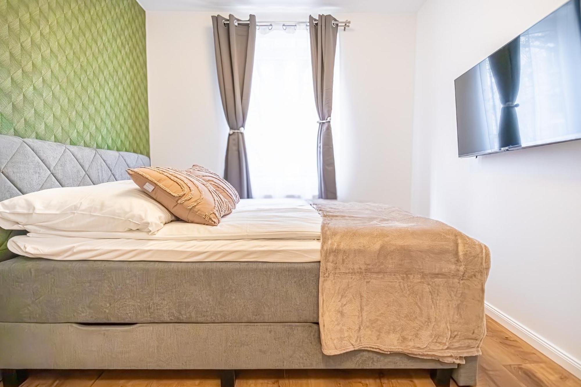 Charming 1Br And 1Lr Apt Modern Design Donaustadt Vienna Exterior photo