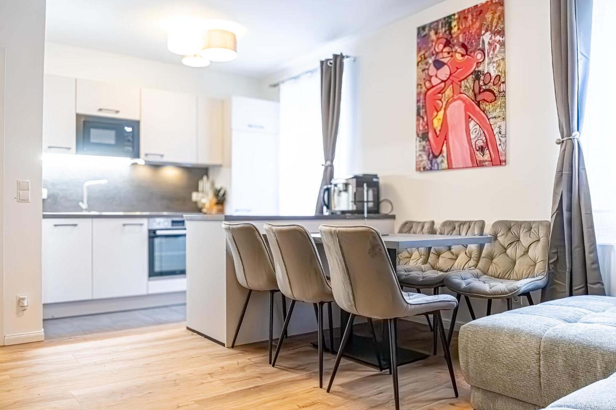 Charming 1Br And 1Lr Apt Modern Design Donaustadt Vienna Exterior photo