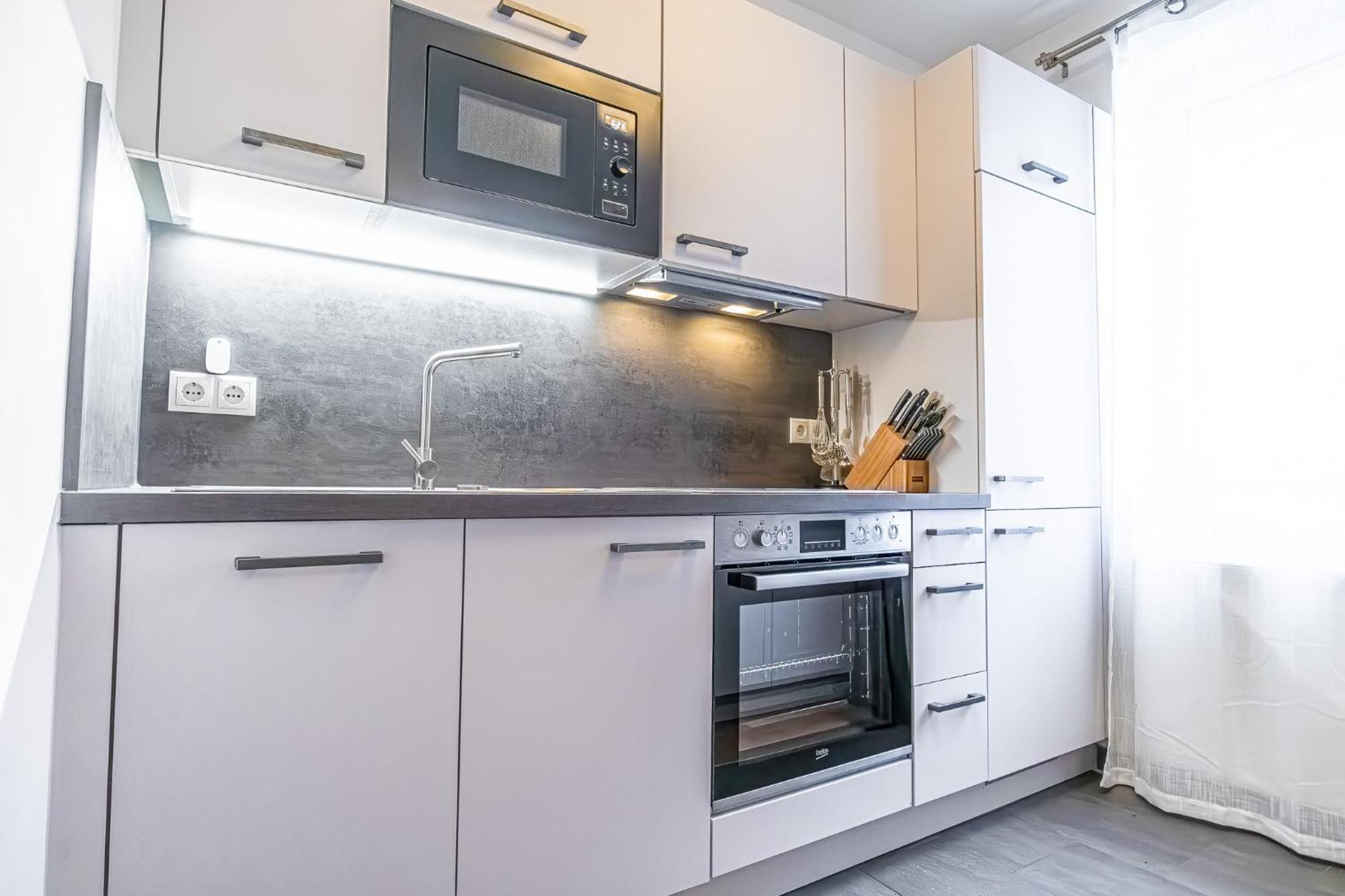 Charming 1Br And 1Lr Apt Modern Design Donaustadt Vienna Exterior photo