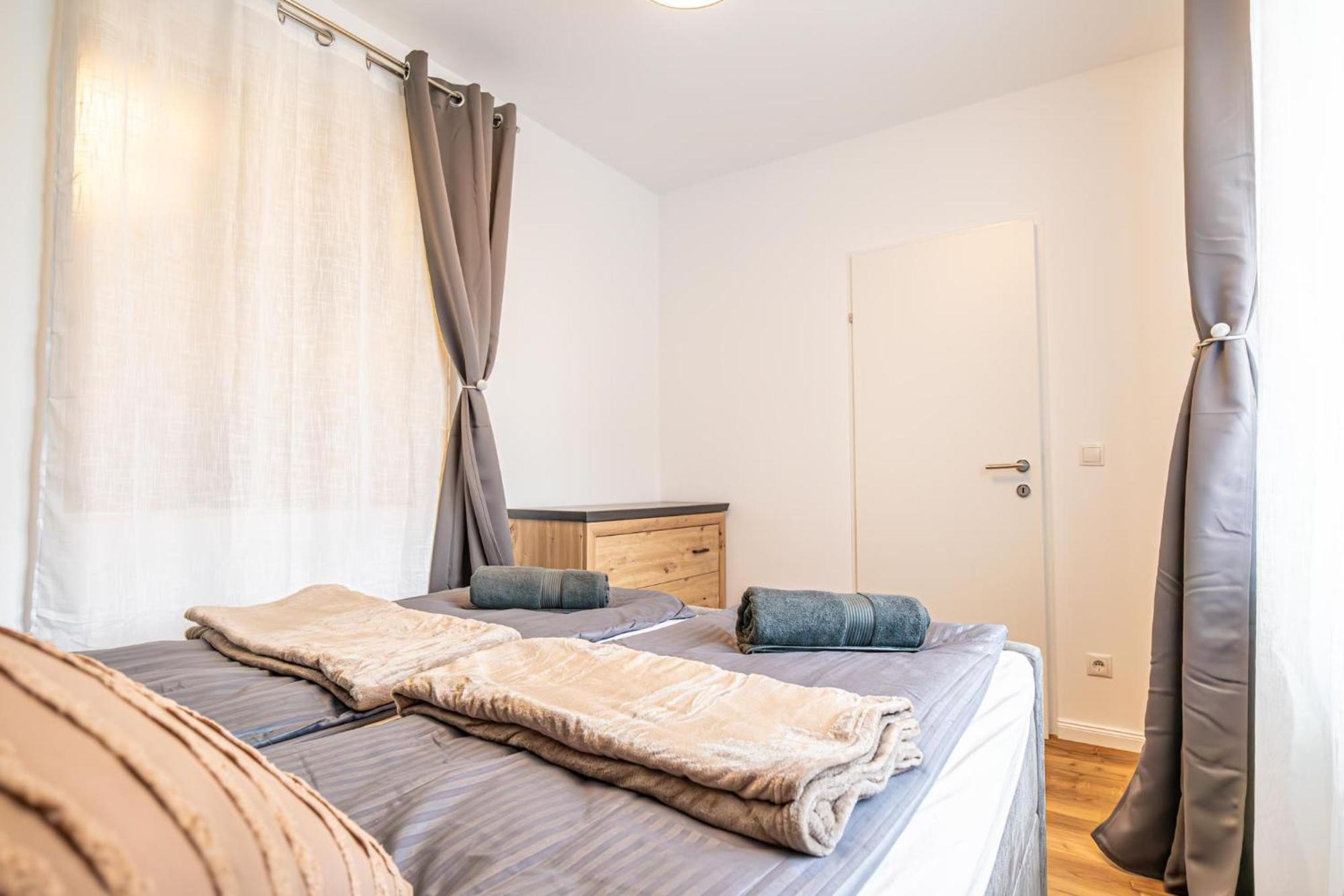 Charming 1Br And 1Lr Apt Modern Design Donaustadt Vienna Exterior photo