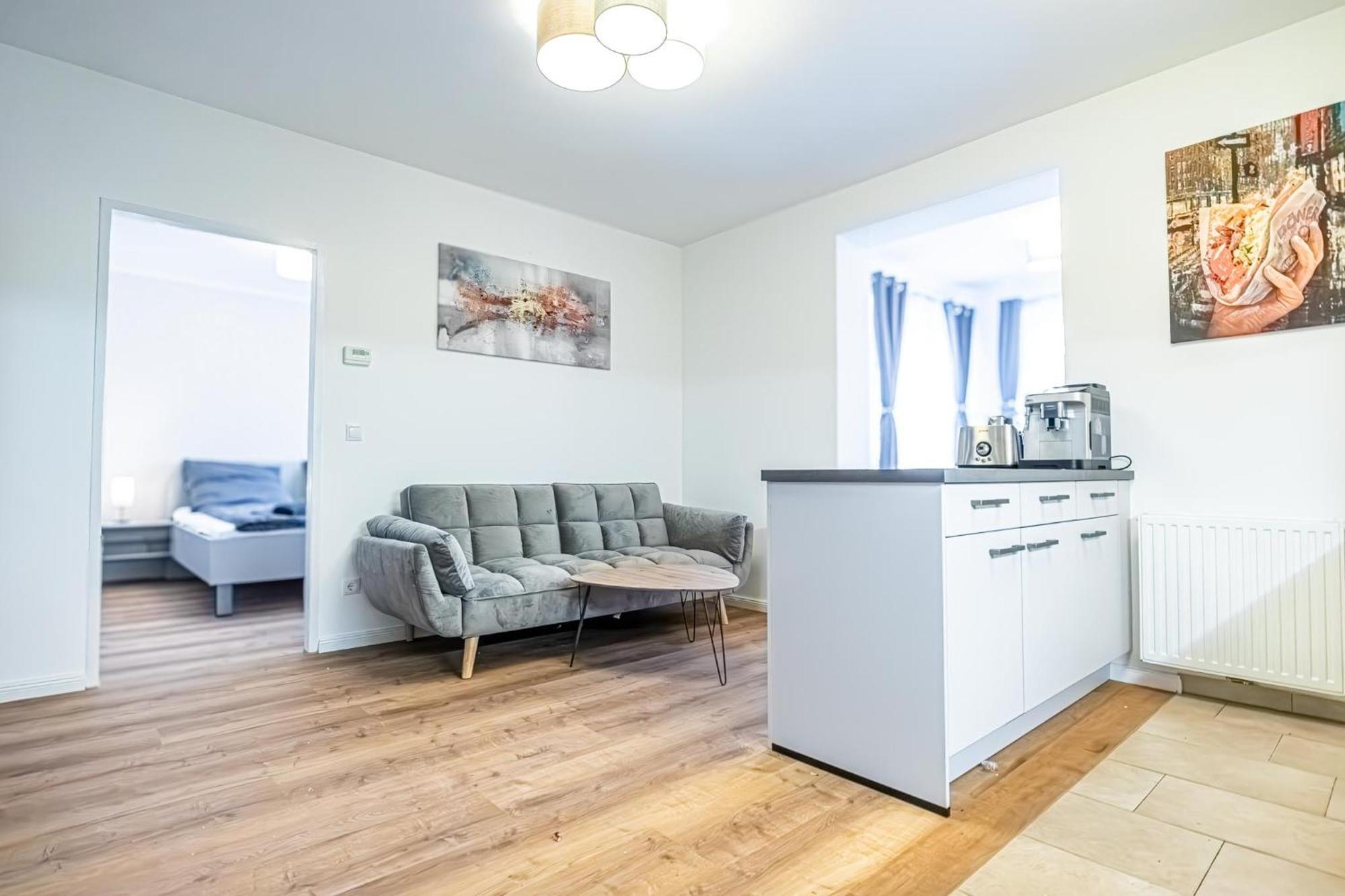 Charming 1Br And 1Lr Apt Modern Design Donaustadt Vienna Exterior photo