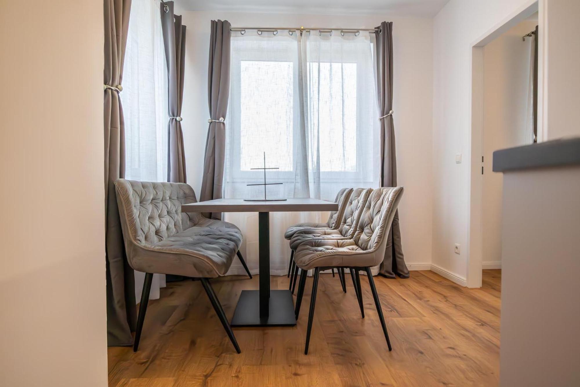 Charming 1Br And 1Lr Apt Modern Design Donaustadt Vienna Exterior photo