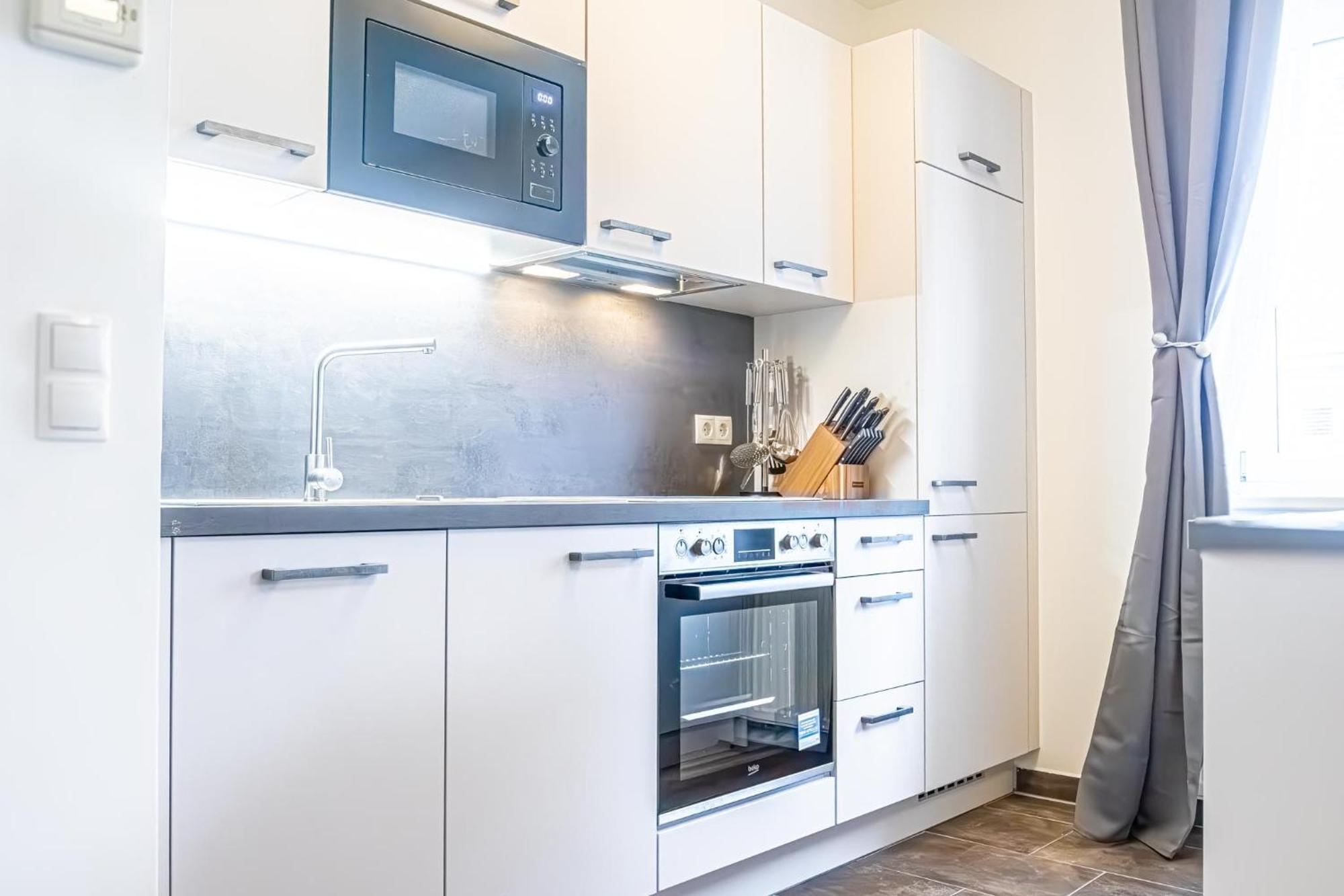 Charming 1Br And 1Lr Apt Modern Design Donaustadt Vienna Exterior photo
