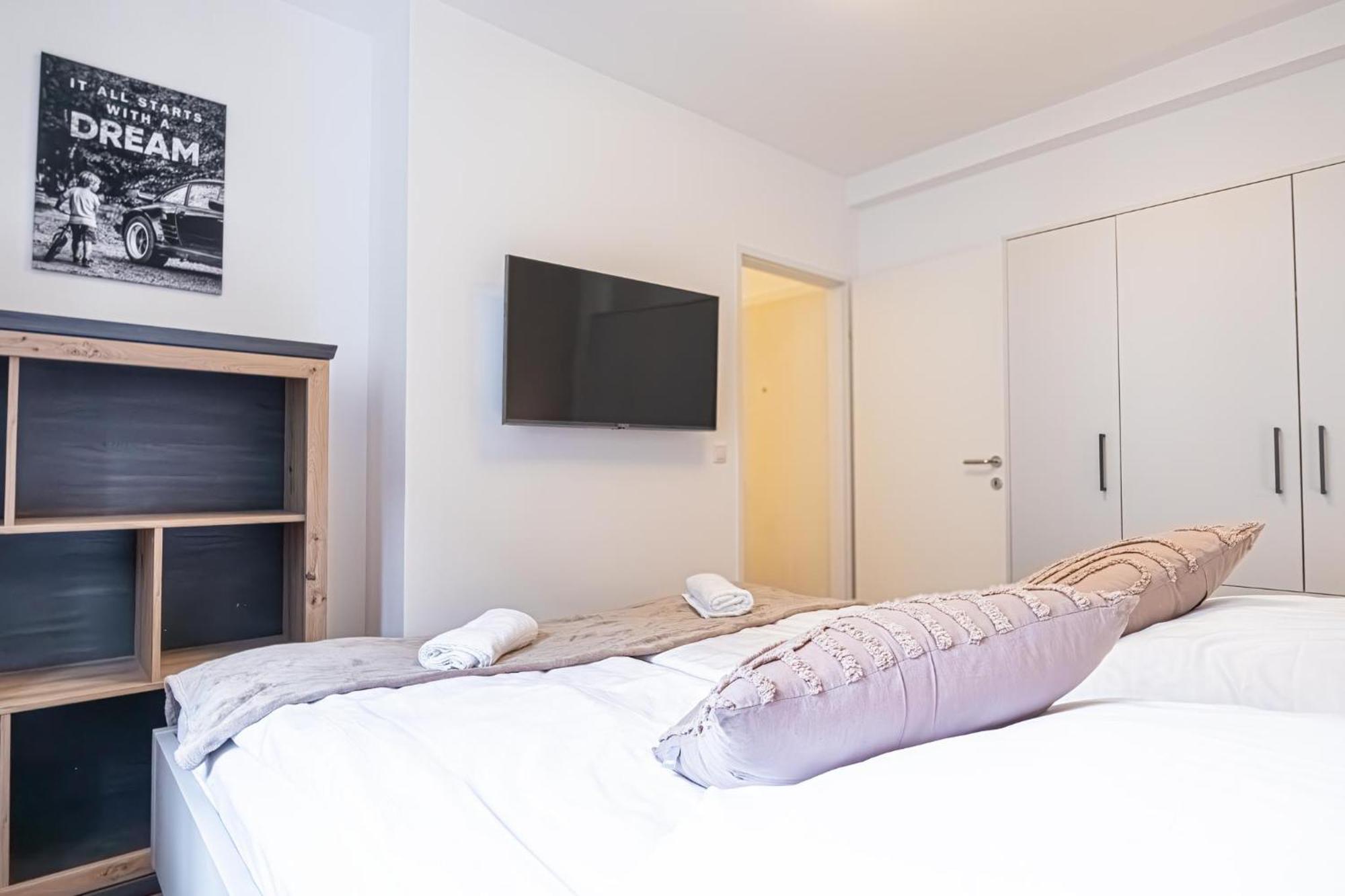 Charming 1Br And 1Lr Apt Modern Design Donaustadt Vienna Exterior photo