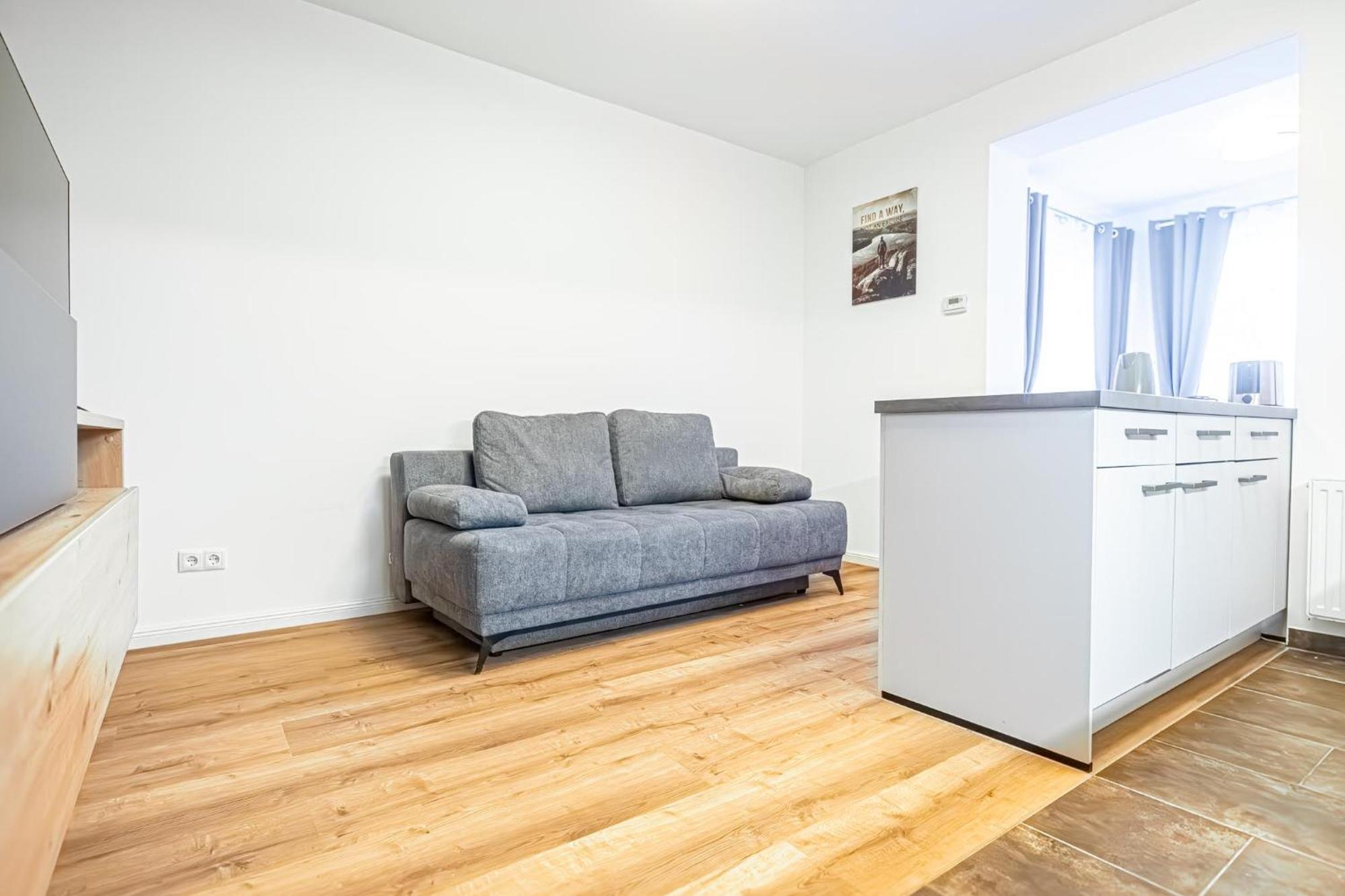 Charming 1Br And 1Lr Apt Modern Design Donaustadt Vienna Exterior photo